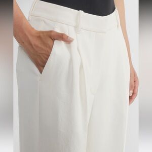 Aritzia - The Effortless Pant